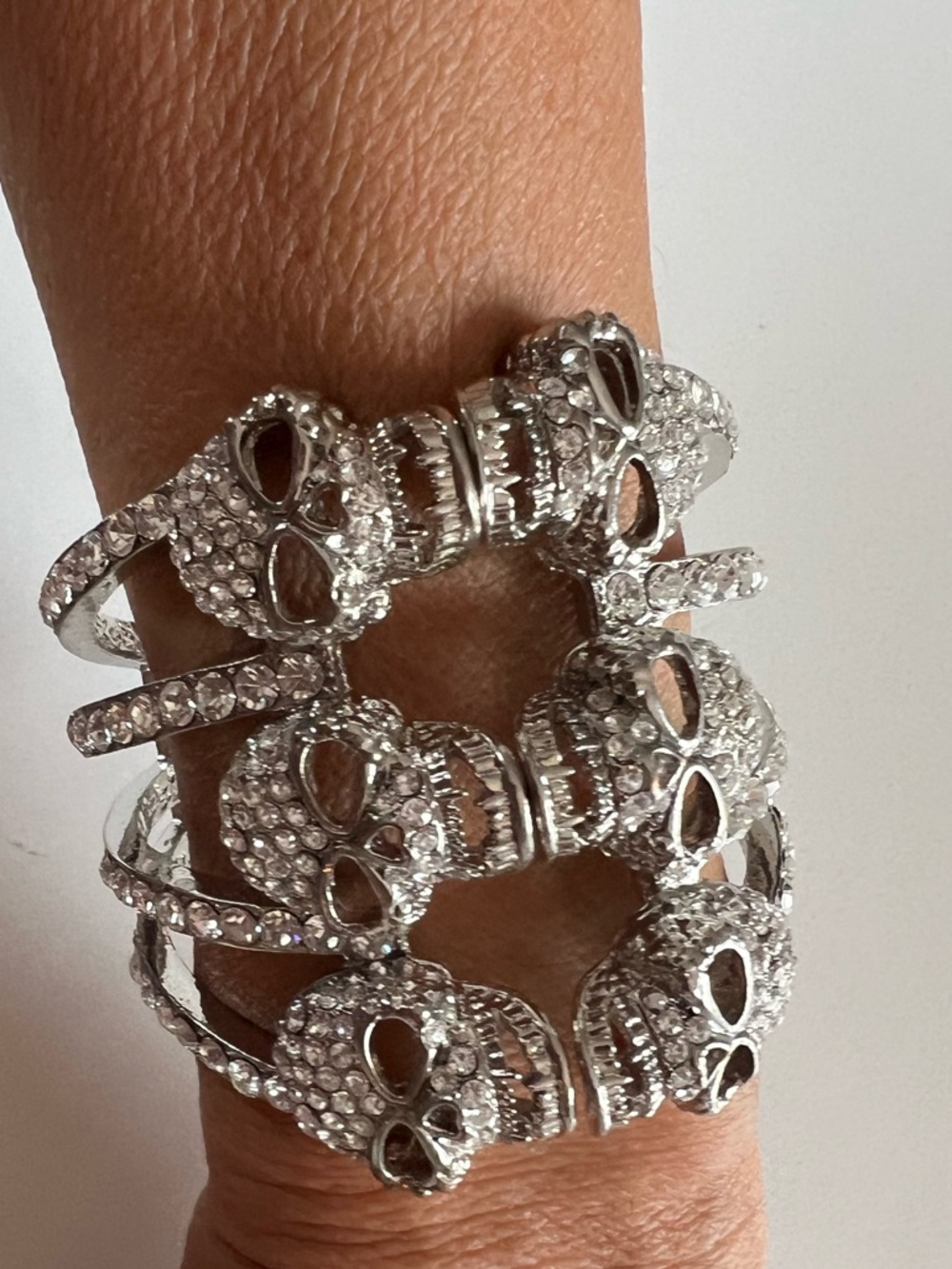 Crystal skull hinge bangle - Picture 1 of 5